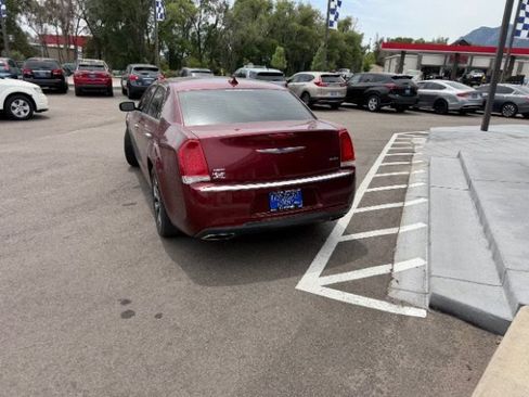 Used 2019 Chrysler 300 Limited AWD/4WD image 5