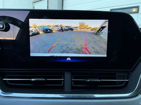 Used 2025 Chevrolet Trax LT image 29