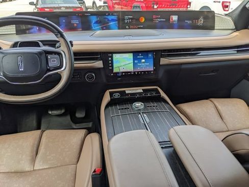 Used 2025 Lincoln Navigator Black Label AWD/4WD image 17