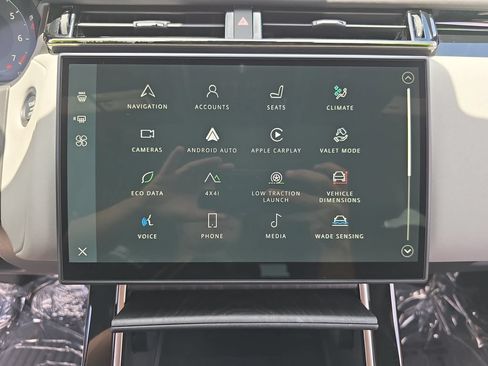 Certified 2026 Land Rover Range Rover Velar Dynamic SE AWD/4WD image 21