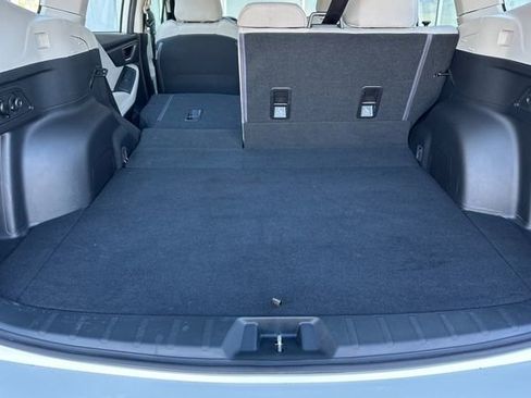 Used 2022 Subaru Forester Base image 16