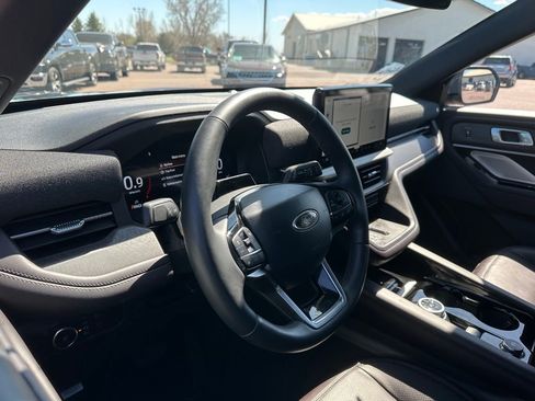Used 2025 Ford Explorer Platinum w/ LUX Leather Package image 2