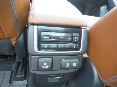 Used 2022 Subaru Ascent Touring w/ Popular Package #2A AWD/4WD image 10