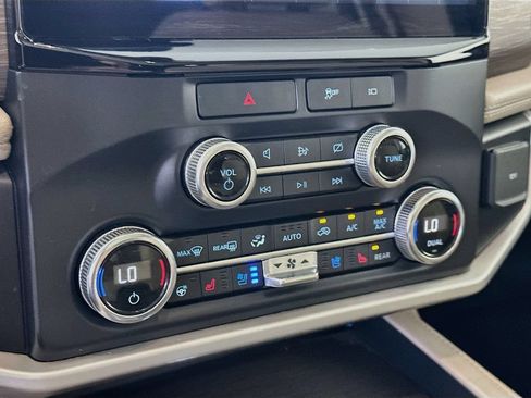 Used 2022 Ford Expedition Max Limited AWD/4WD image 18