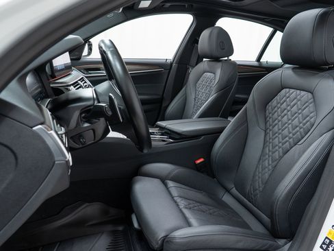 Used 2023 BMW 540i xDrive w/ M Sport Package image 13