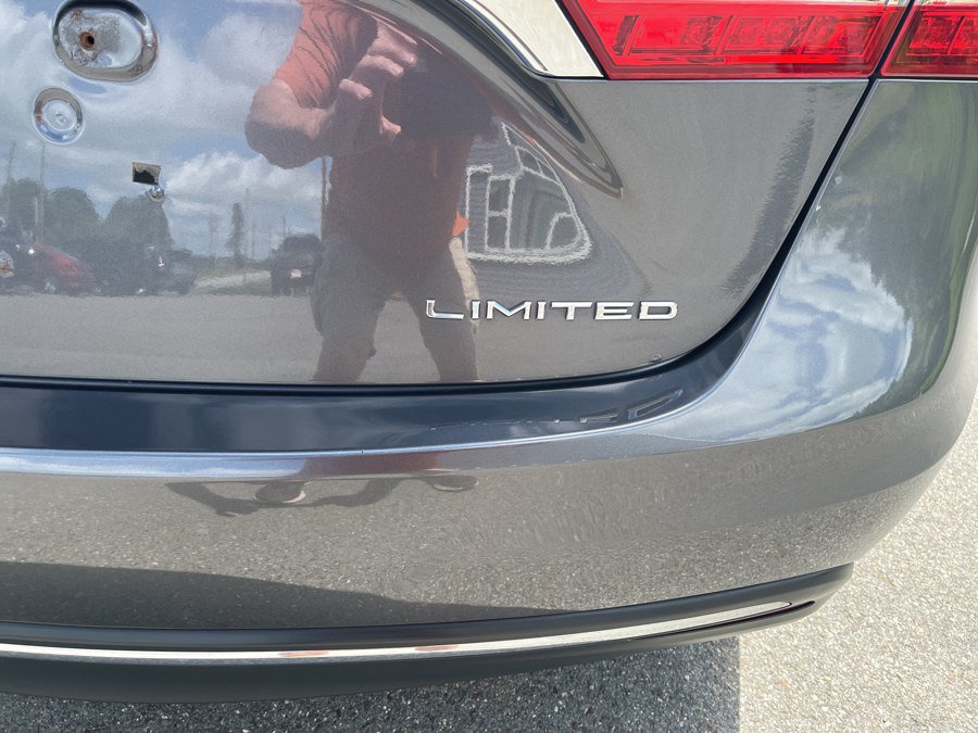 Used 2018 Toyota Avalon Limited w/ Carpet Mat Package FWD image 5