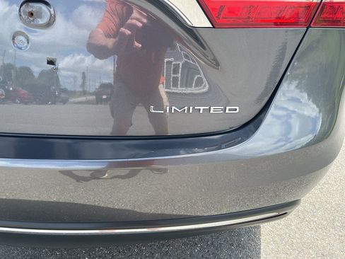 Used 2018 Toyota Avalon Limited w/ Carpet Mat Package FWD image 5