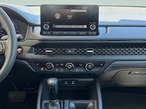 Certified 2025 Honda Accord SE image 19
