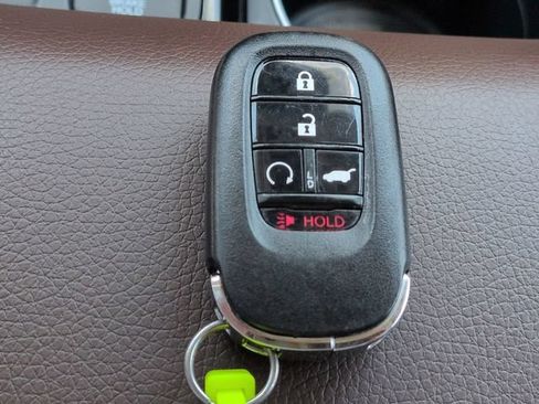 Used 2024 Honda Pilot Elite image 38