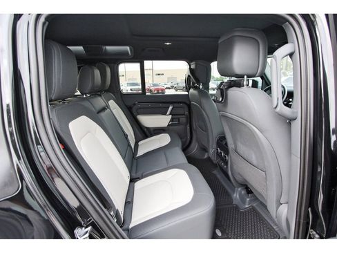 Used 2023 Land Rover Defender 110 X-Dynamic SE AWD/4WD image 10