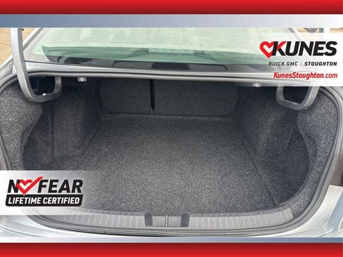 Used 2024 Volkswagen Jetta SE image 18