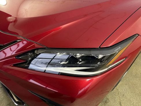 Certified 2025 Lexus ES 300h F Sport image 32