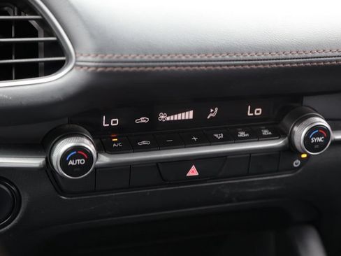 Used 2024 MAZDA MAZDA3 s FWD image 20