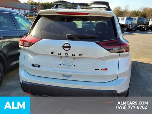 Used 2025 Nissan Rogue SV image 21