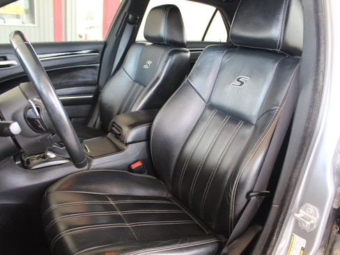 Used 2017 Chrysler 300 S AWD/4WD image 46