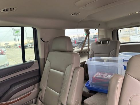 Used 2015 Chevrolet Suburban LTZ image 24