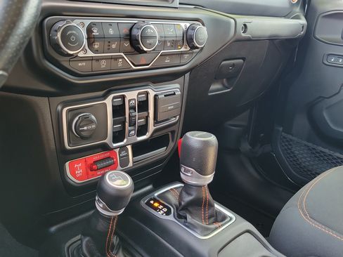 Used 2023 Jeep Gladiator Mojave w/ Cold Weather Group AWD/4WD image 26
