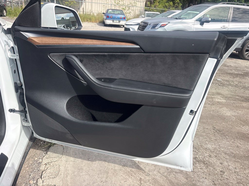 Used 2024 Tesla Model Y Performance AWD/4WD image 21