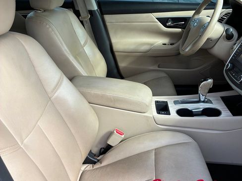 Used 2016 Nissan Altima 2.5 SL w/ 2.5 Technology Package FWD image 11