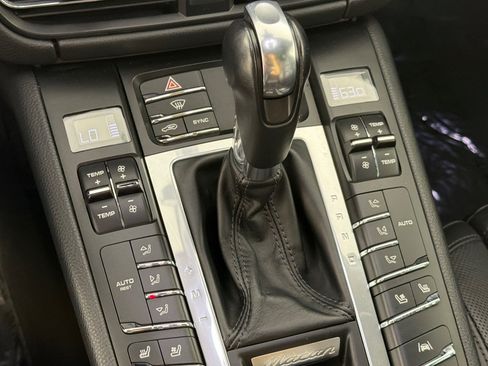 Used 2020 Porsche Macan AWD/4WD image 20