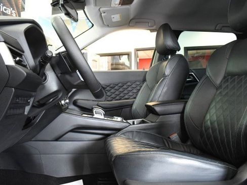 Used 2022 Mitsubishi Outlander SEL AWD/4WD image 28