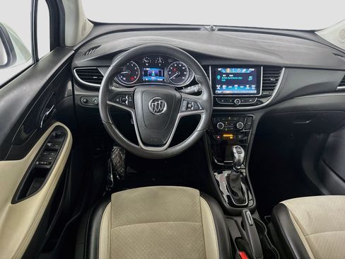 Used 2020 Buick Encore Preferred FWD image 17