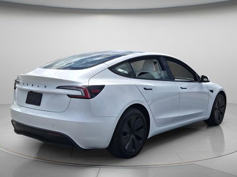 Used 2025 Tesla Model 3 Long Range image 8