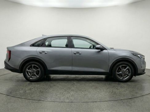 Used 2025 Kia K4 LXS image 11