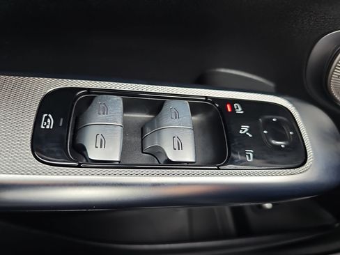 Certified 2025 Mercedes-Benz GLC 300 4MATIC image 30