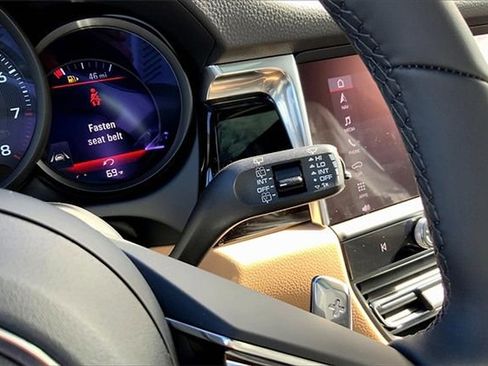 Certified 2026 Porsche Macan image 37