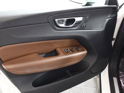 Used 2023 Volvo XC60 T8 Plus image 14