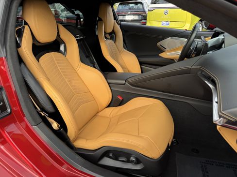 Used 2021 Chevrolet Corvette Stingray Premium Cpe w/ Z51 Performance Package image 32