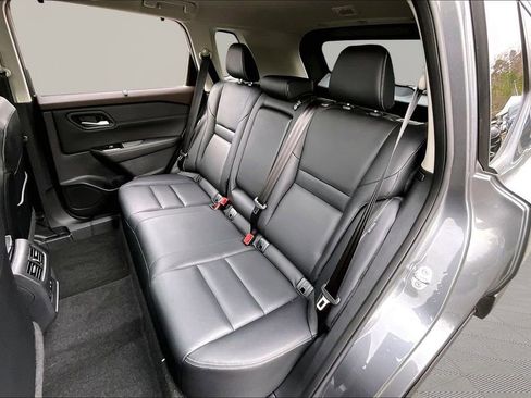 Used 2023 Nissan Rogue SL w/ SL Premium Package image 19