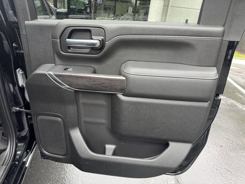 Used 2021 Chevrolet Silverado 3500 LTZ w/ LTZ Convenience Package image 17