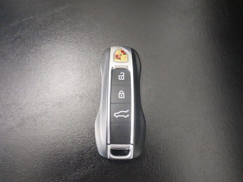 Used 2025 Porsche Cayenne S AWD/4WD image 25