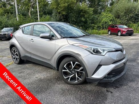 Used 2018 Toyota C-HR XLE FWD image 1