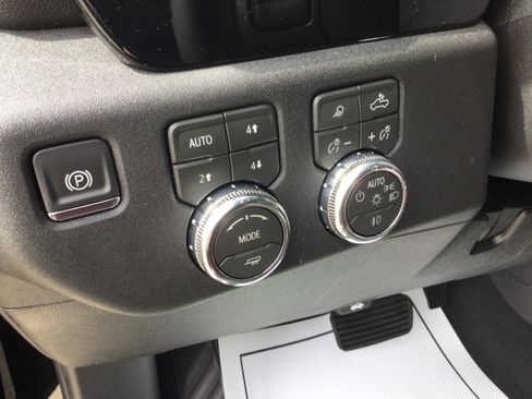 New 2026 GMC Sierra 3500 SLT image 12