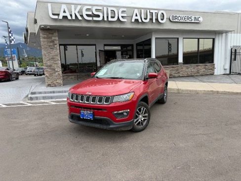 Used 2018 Jeep Compass Latitude w/ Popular Equipment Group AWD/4WD image 1