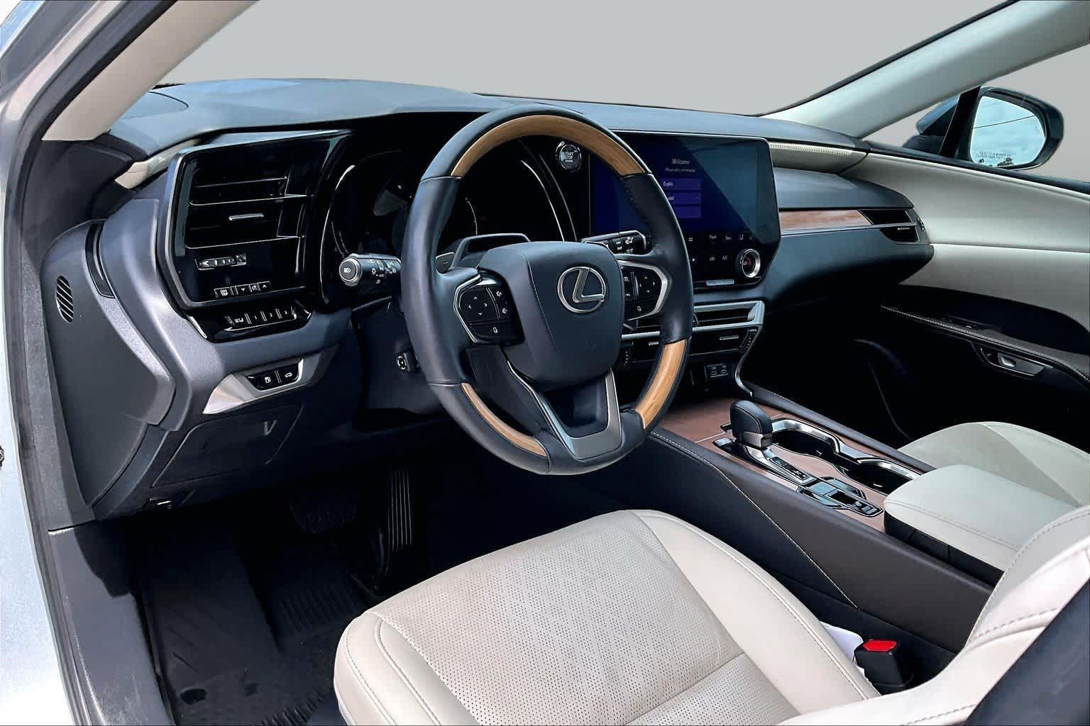 Used 2024 Lexus RX 350 Premium Plus w/ Convenience Package FWD image 18