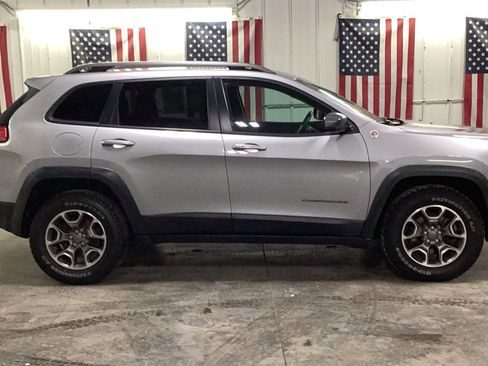 Used 2019 Jeep Cherokee Trailhawk image 15