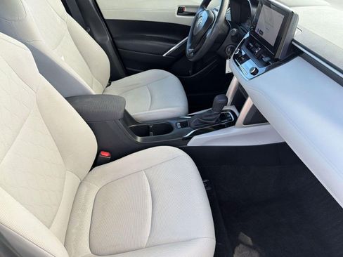 Used 2023 Toyota Corolla Cross L FWD image 35