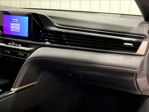 Used 2026 Toyota Camry SE w/ Convenience Package FWD image 17