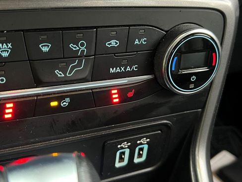 Certified 2020 Ford EcoSport SES image 24