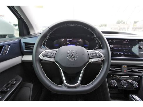 Used 2023 Volkswagen Taos SE FWD image 17