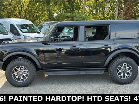 New 2025 Ford Bronco Badlands image 3