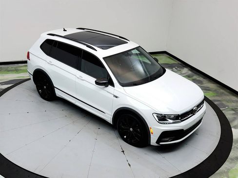 Used 2021 Volkswagen Tiguan SE R-Line FWD image 33