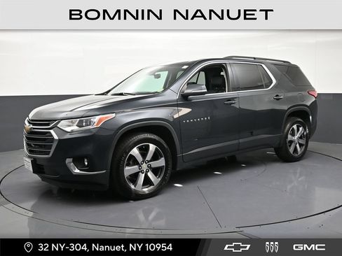 Used 2021 Chevrolet Traverse LT w/ LT Premium Package AWD/4WD image 1