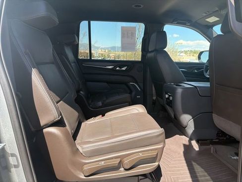 Used 2023 GMC Yukon XL Denali AWD/4WD image 27