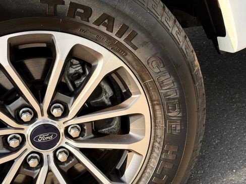Used 2019 Ford F150 XLT w/ Equipment Group 302A Luxury AWD/4WD image 17