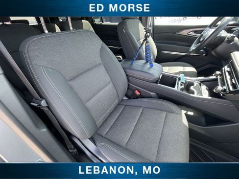 Used 2025 Chevrolet Traverse LT FWD image 26